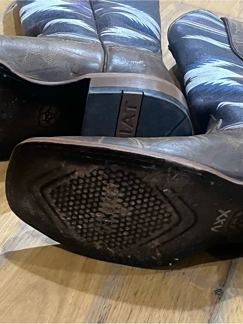 Ariat Brown Leather Cowboy Boots with Blue Gray Patterned Shaft - Picture 4 of 5